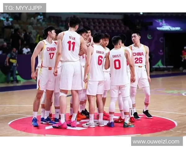 2004年雅典奥运会美国男篮与中国男篮激战回顾与精彩瞬间分析